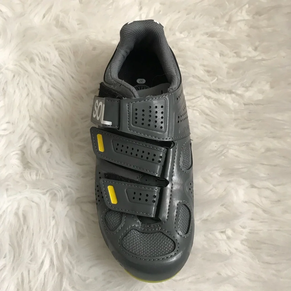 soulcycle Gray Cycling Shoe with Yellow Accents and Red Cleat